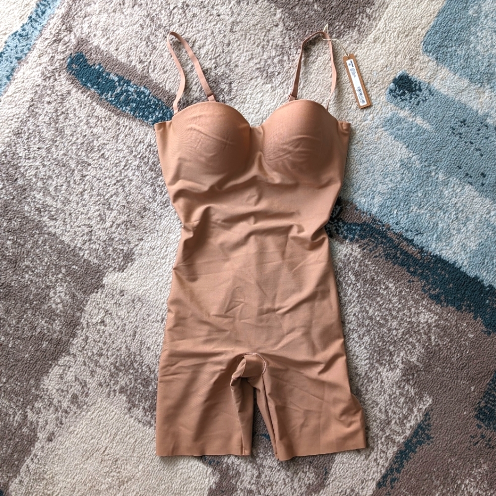 NWT Skims Body UNDERWIRE MID THIGH BODYSUIT size small